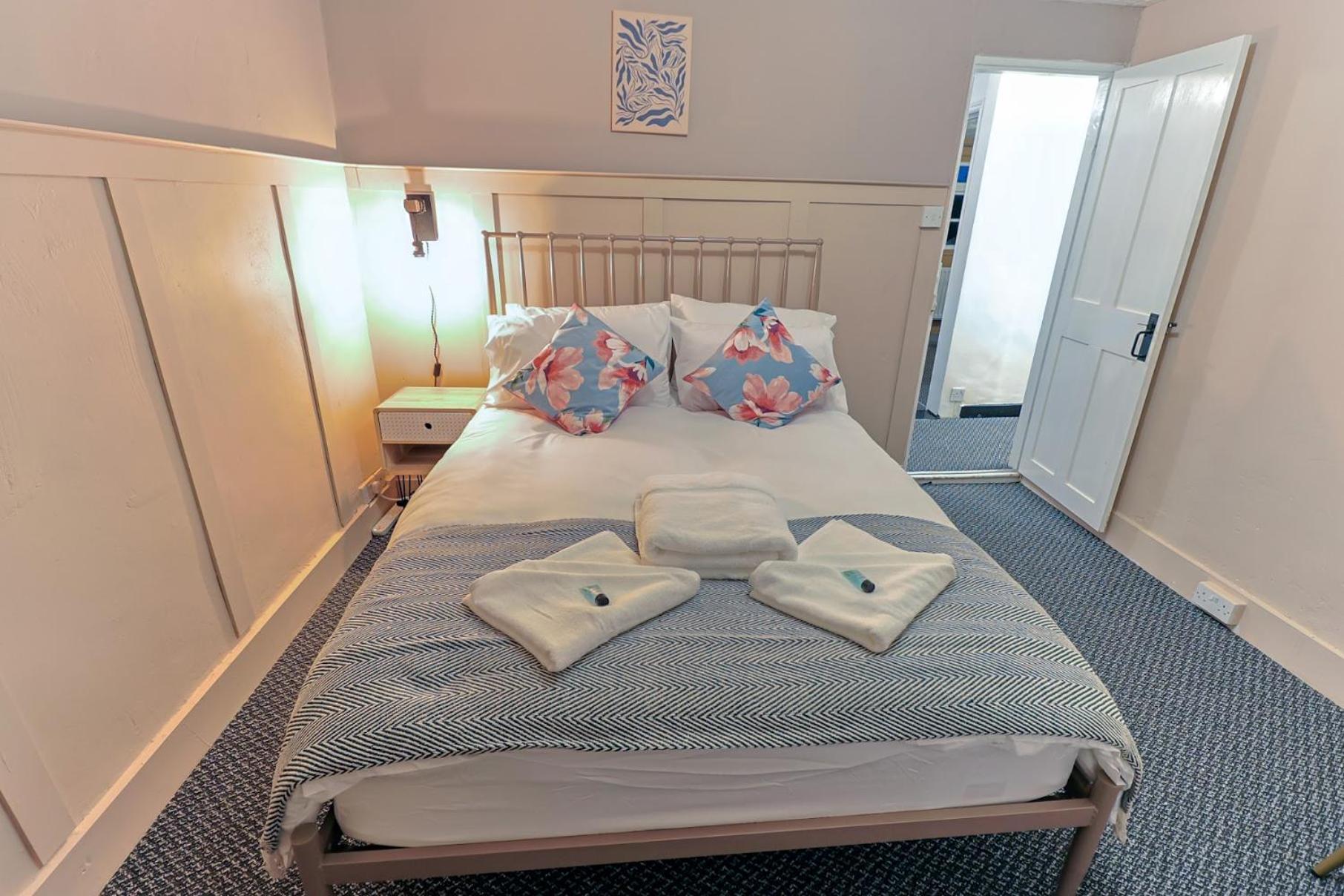 Bay Tree Cottage, Sleeps 7 Close To The Marina Burnham-on-Crouch Экстерьер фото